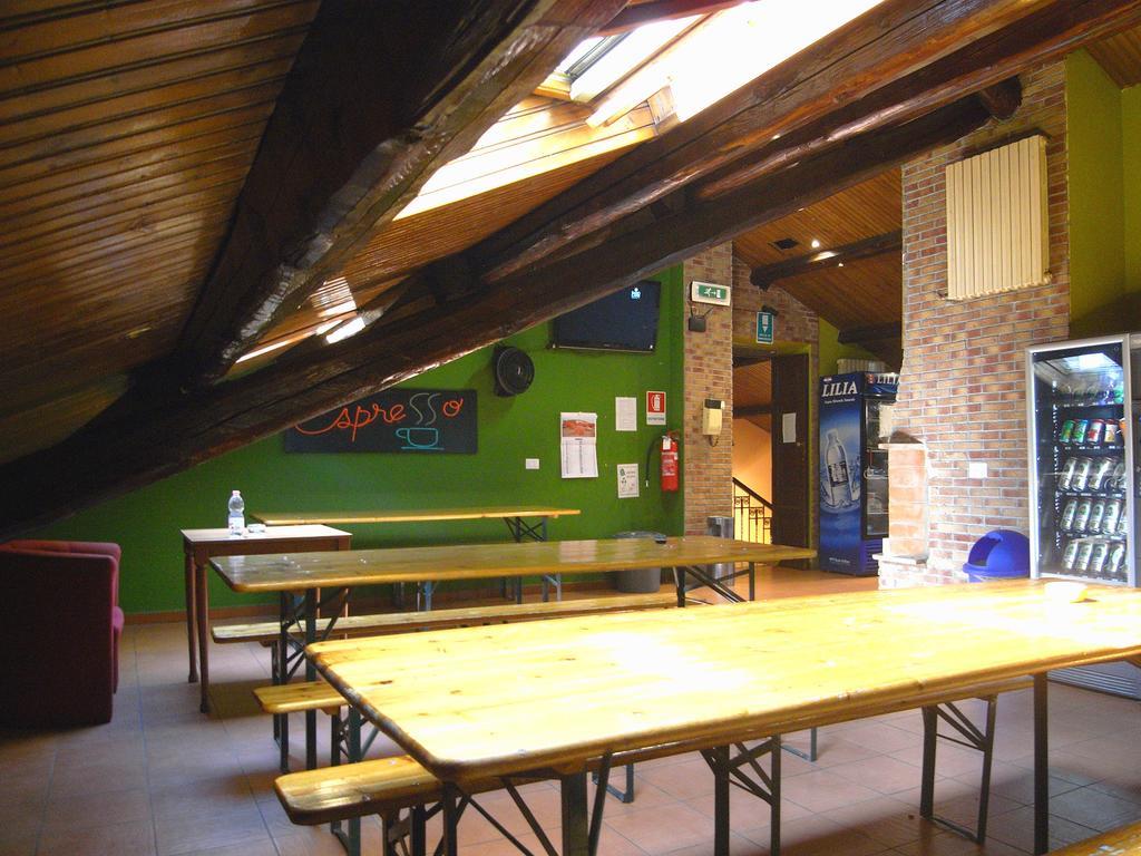 Hostel California Milan Exterior photo