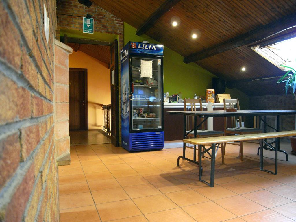 Hostel California Milan Exterior photo
