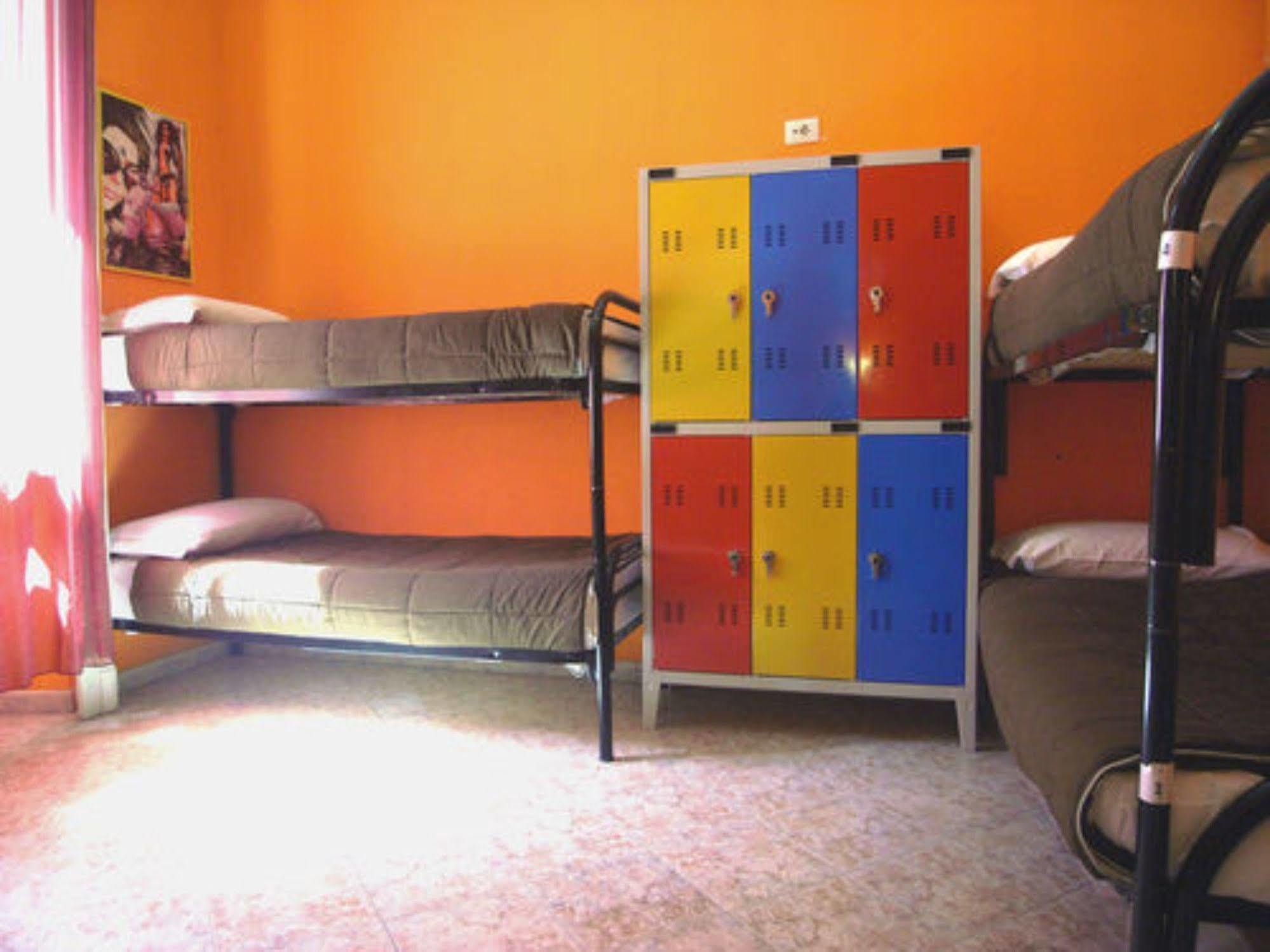Hostel California Milan Exterior photo