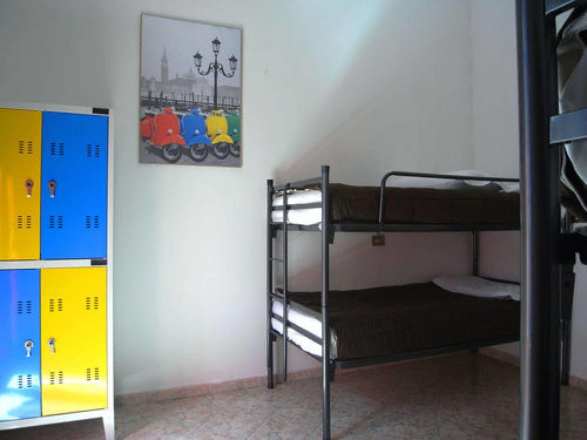 Hostel California Milan Exterior photo