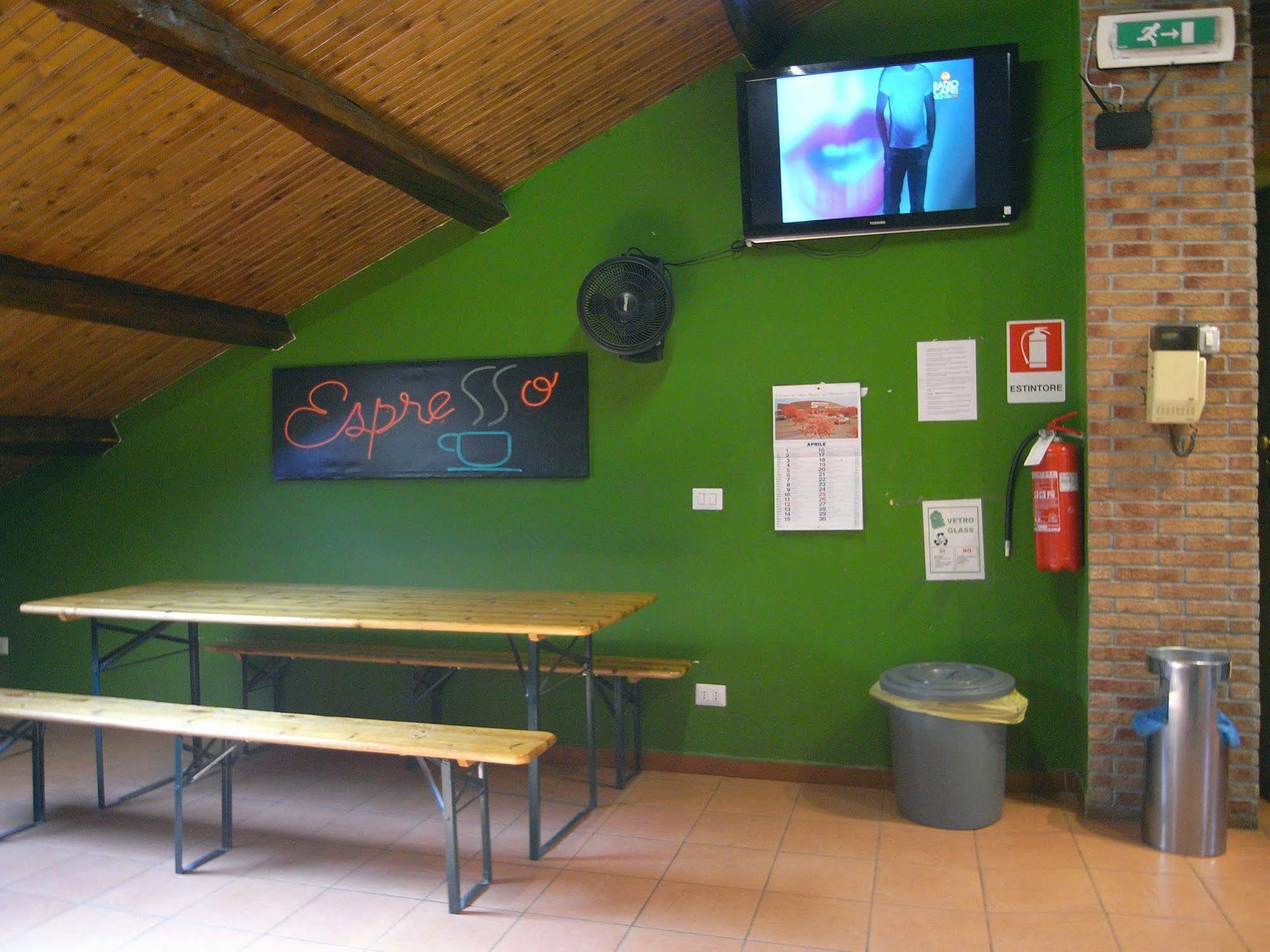 Hostel California Milan Exterior photo