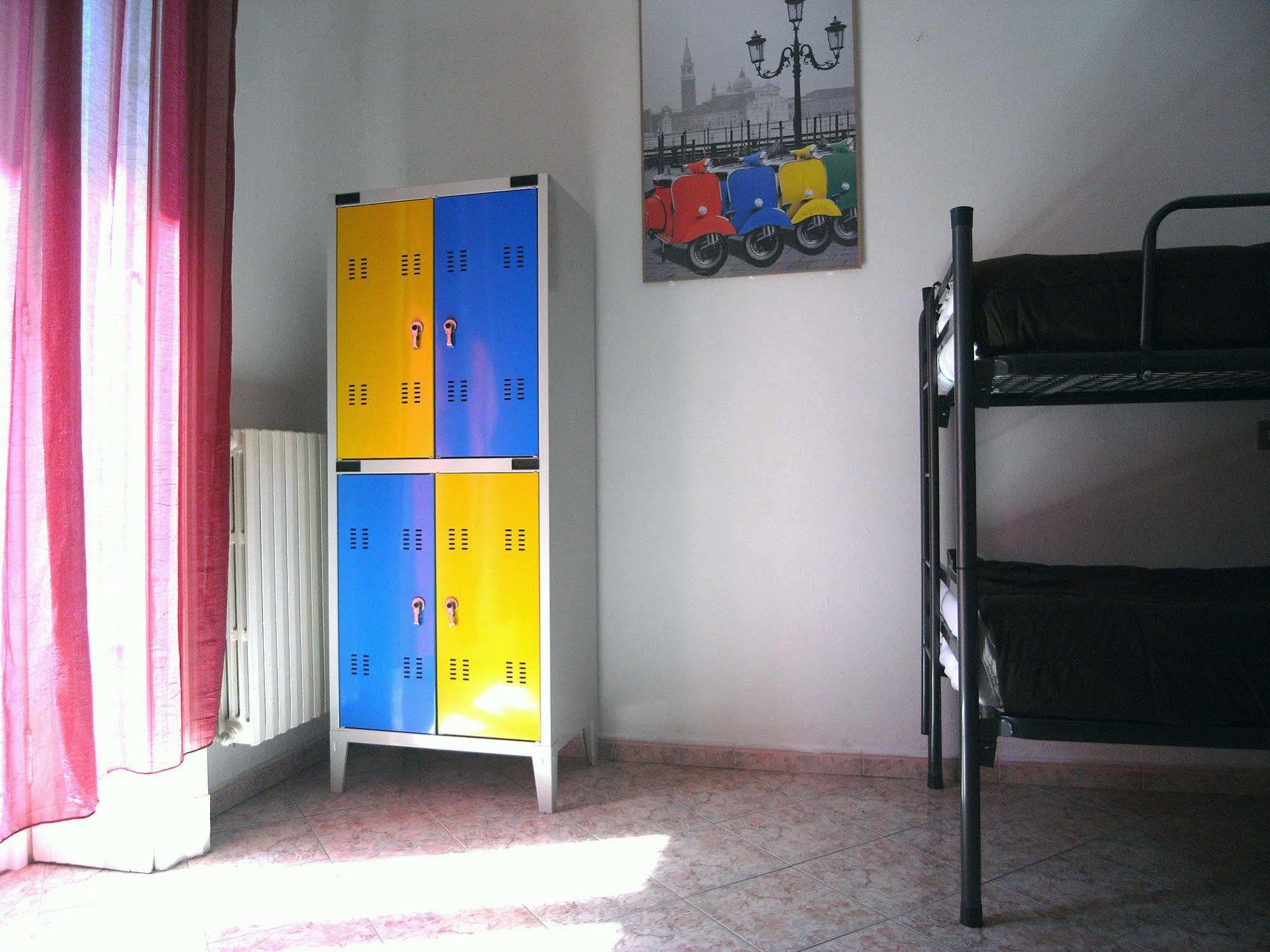 Hostel California Milan Exterior photo