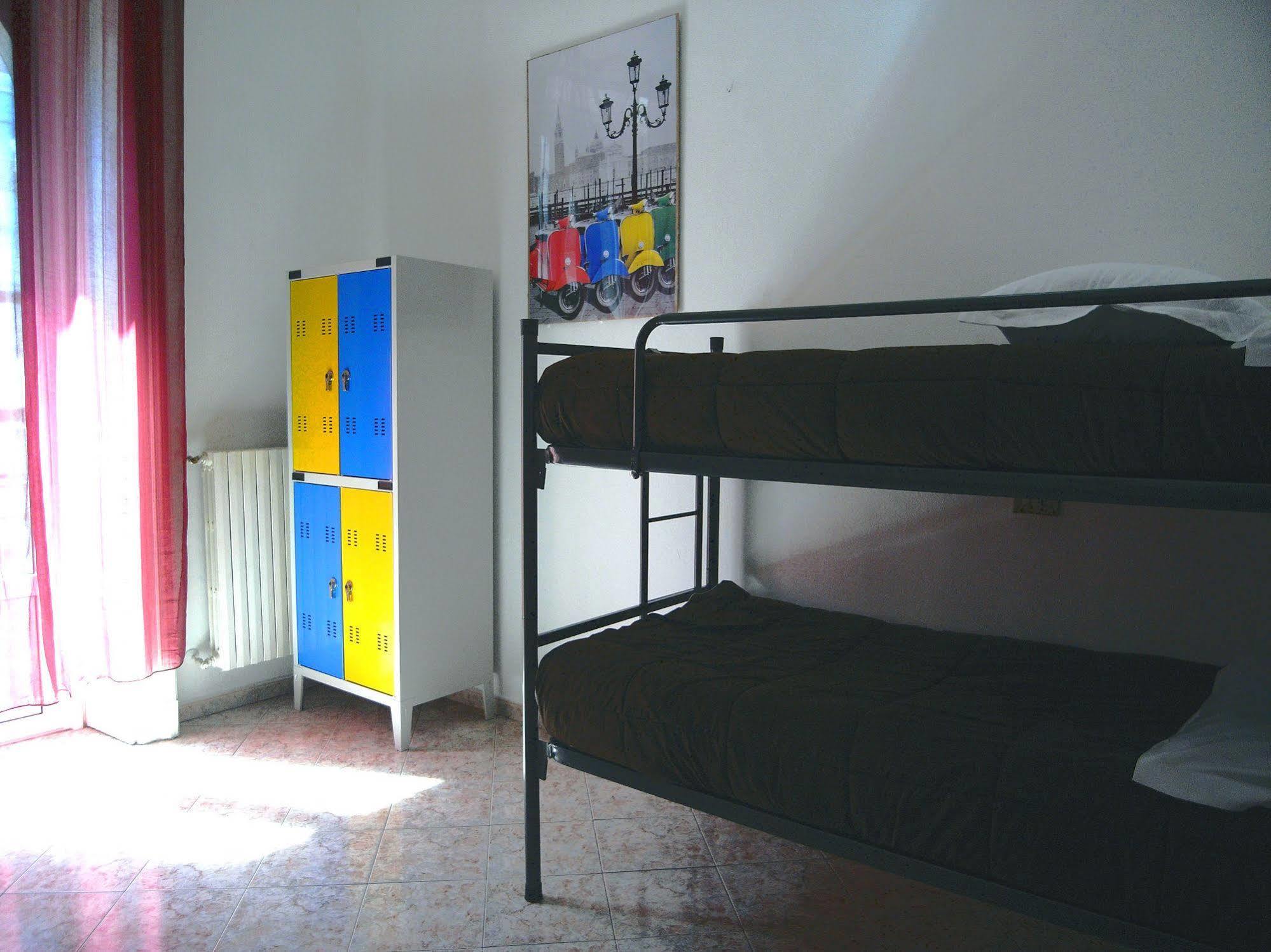 Hostel California Milan Exterior photo