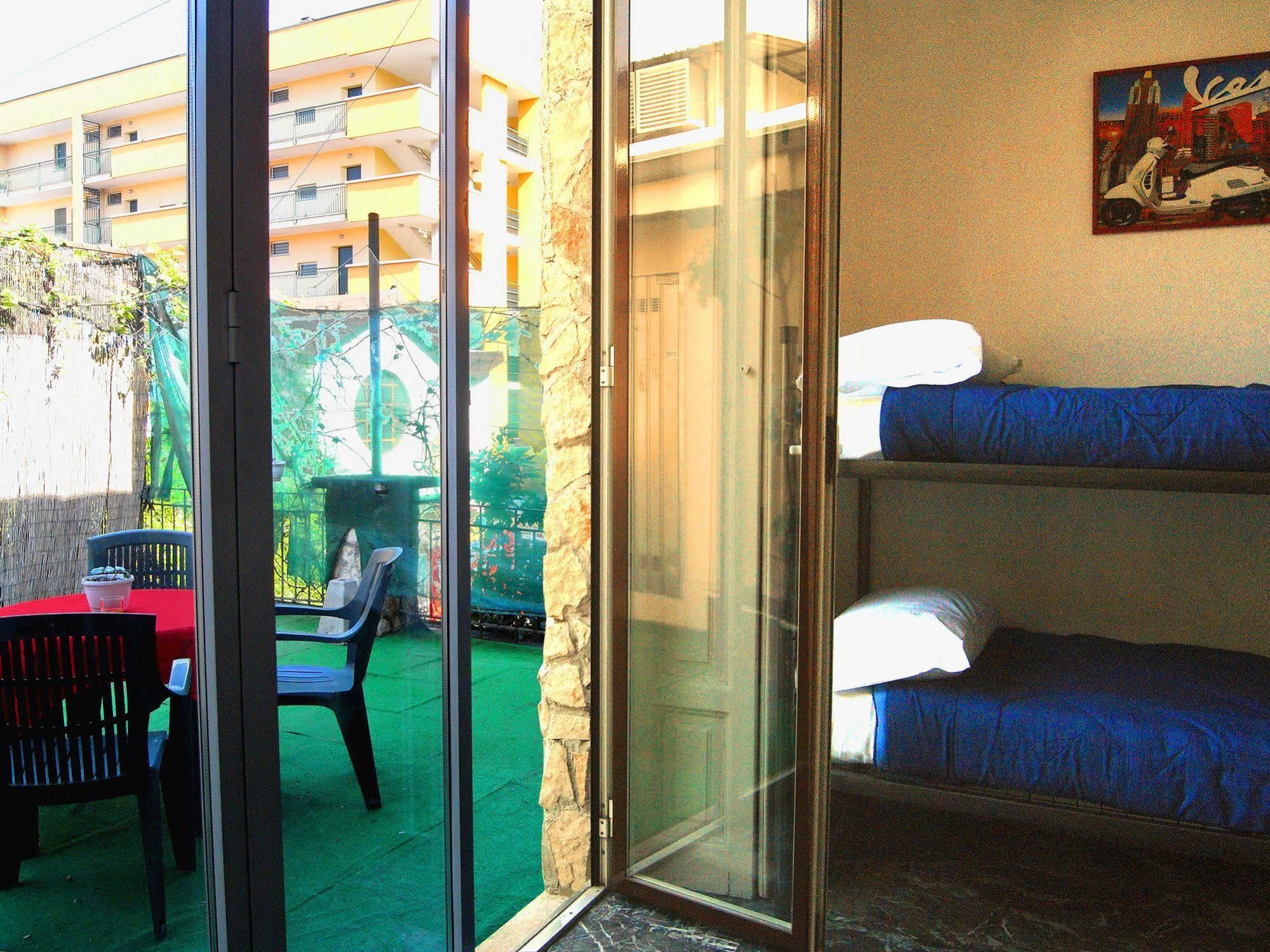 Hostel California Milan Exterior photo
