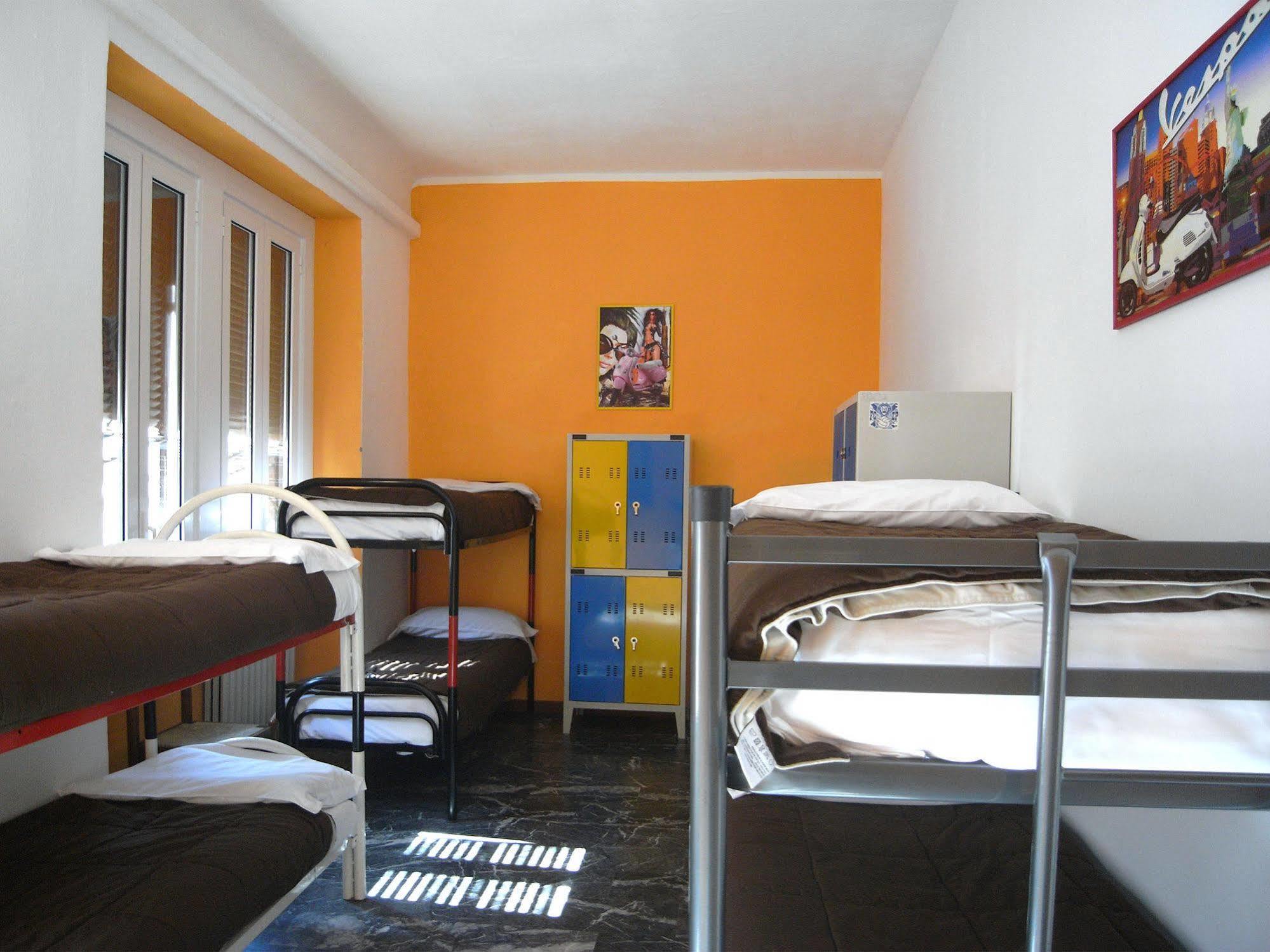 Hostel California Milan Exterior photo
