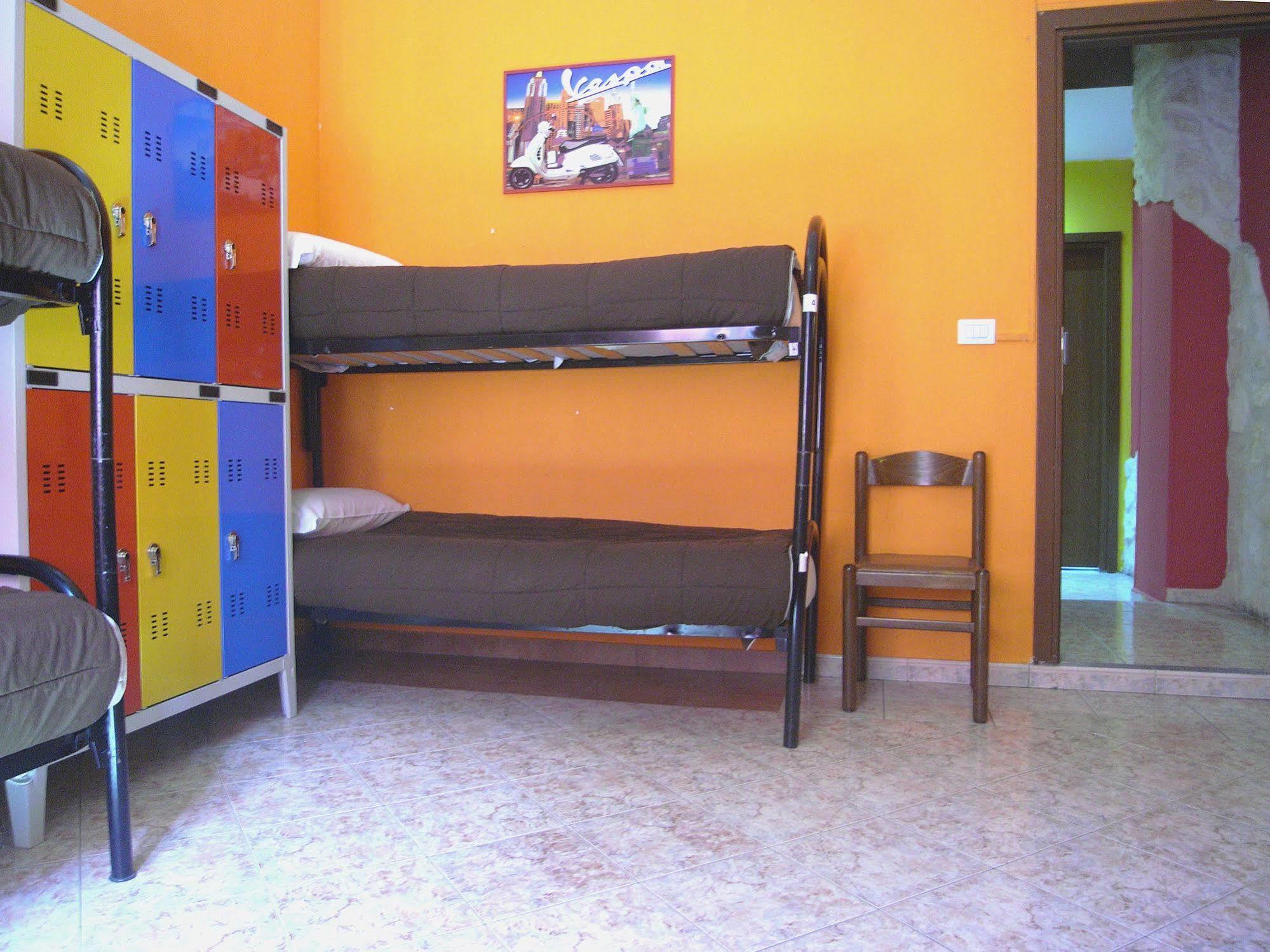 Hostel California Milan Exterior photo