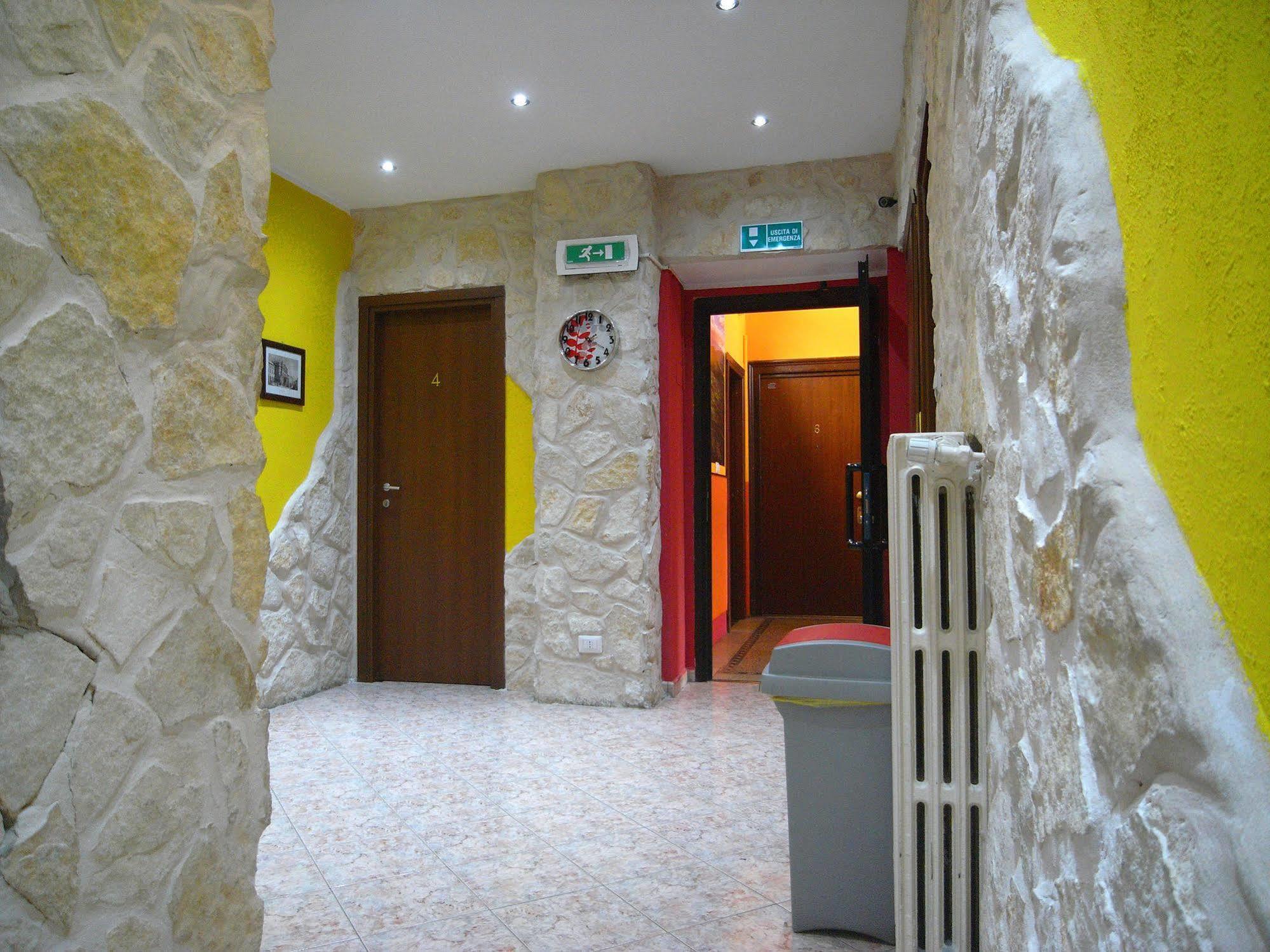 Hostel California Milan Exterior photo