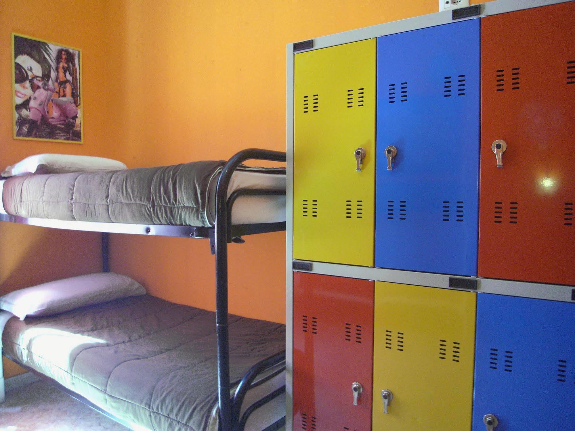 Hostel California Milan Exterior photo
